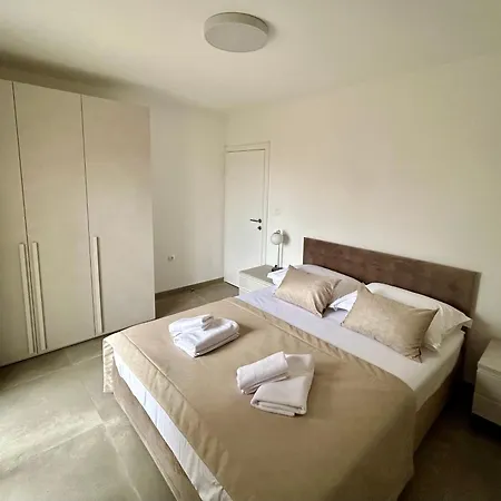 Golden Dream Apartment