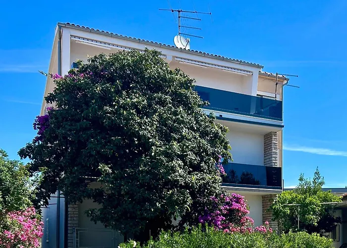 Διαμέρισμα Golden Dream *